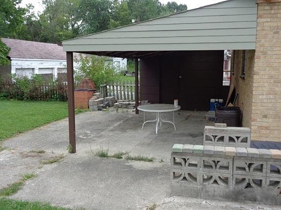3rd image of 4002 Washington Ave