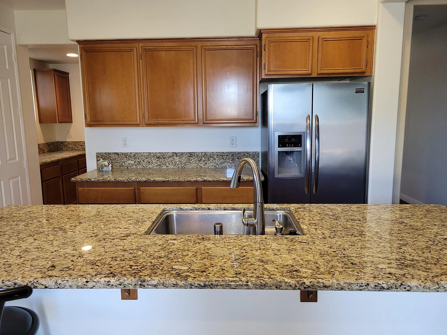 4 bed, 3127 sqft, $3,200 — Photo 4