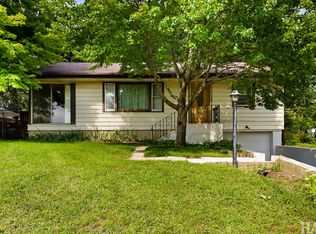 1012 W Elder Ave, McHenry, IL 60051