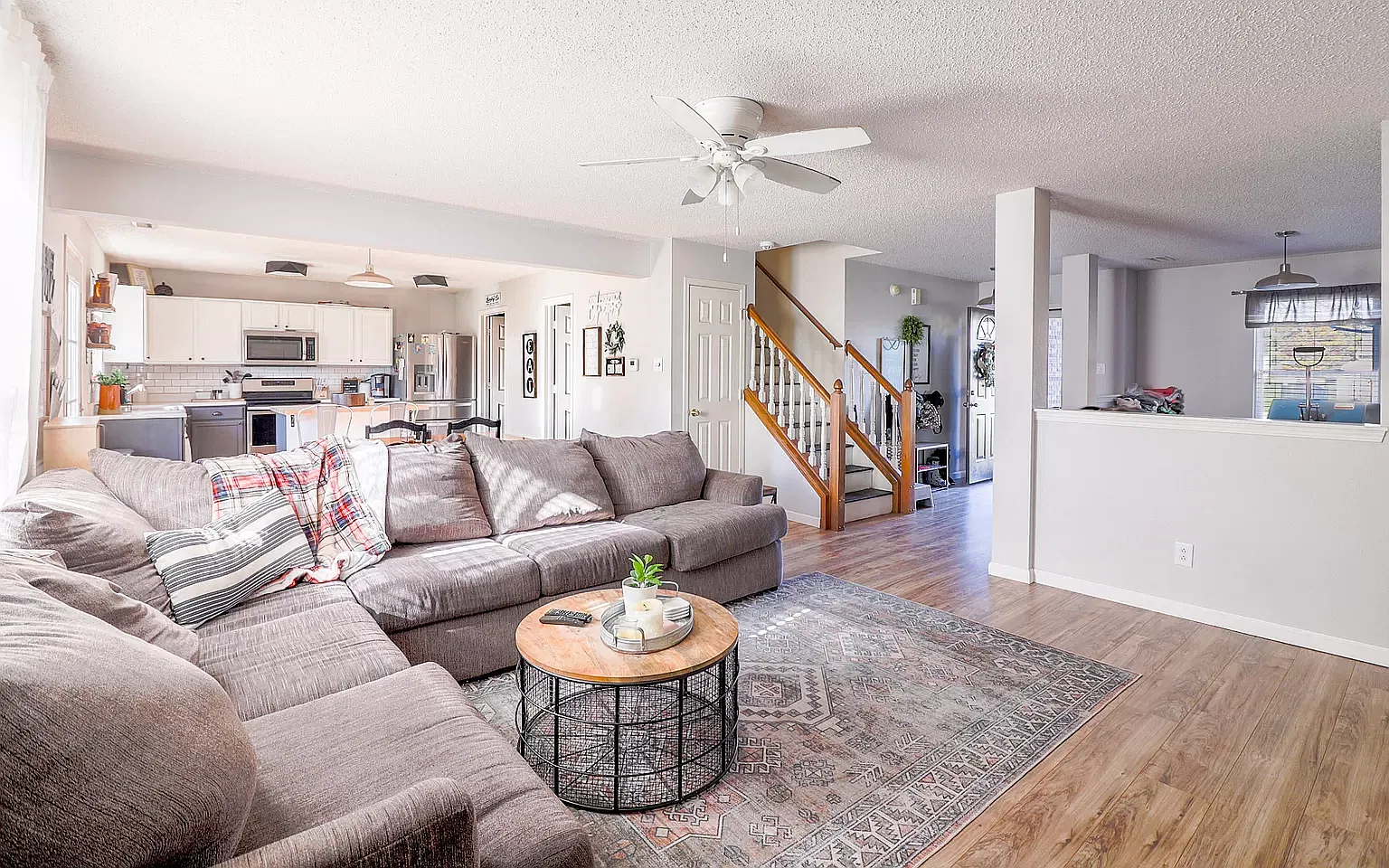 4 bed, 2036 sqft, $2,200 — Photo 3