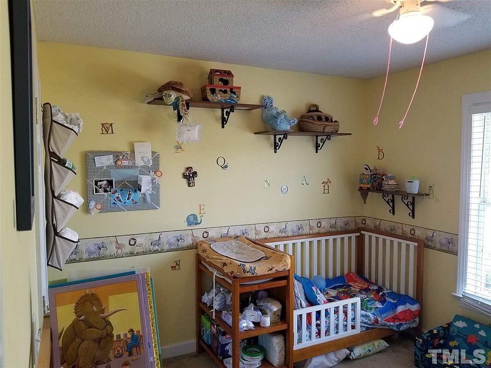 2nd image of 105 Kelly Ln