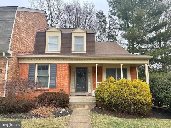 4627 Luxberry Dr, Fairfax, VA 22032