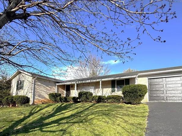 14042 Crest Ave, Waynesboro, PA 17268