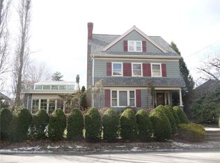 15 Kensington Rd, Cranston, RI 02905