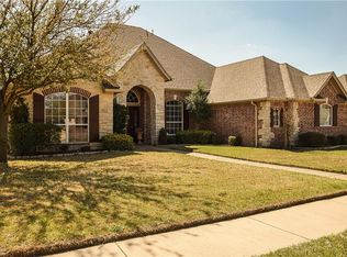 2514 Waters Edge Dr, Granbury, TX 76048
