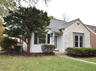 4090 N 110th St, Wauwatosa, WI 53222