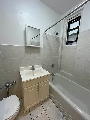 Rented by Jonis Realty | media 4