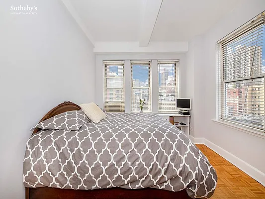 Sold by Sotheby's International Realty | media 8