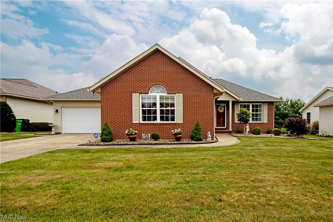 703 Danberry Dr photo 1