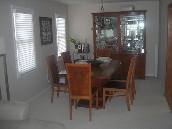 4th image of 95 Sussex Cir