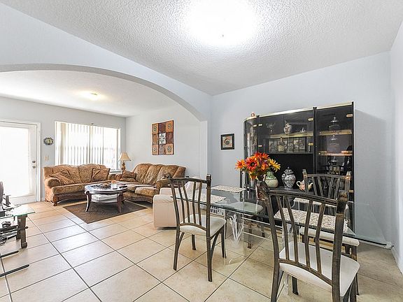 3rd image of 132 SW Peacock Blvd #17205