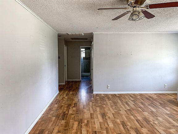 4th image of 523 Indiana Ave