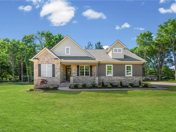 109 Frost Rd, Advance, NC 27006