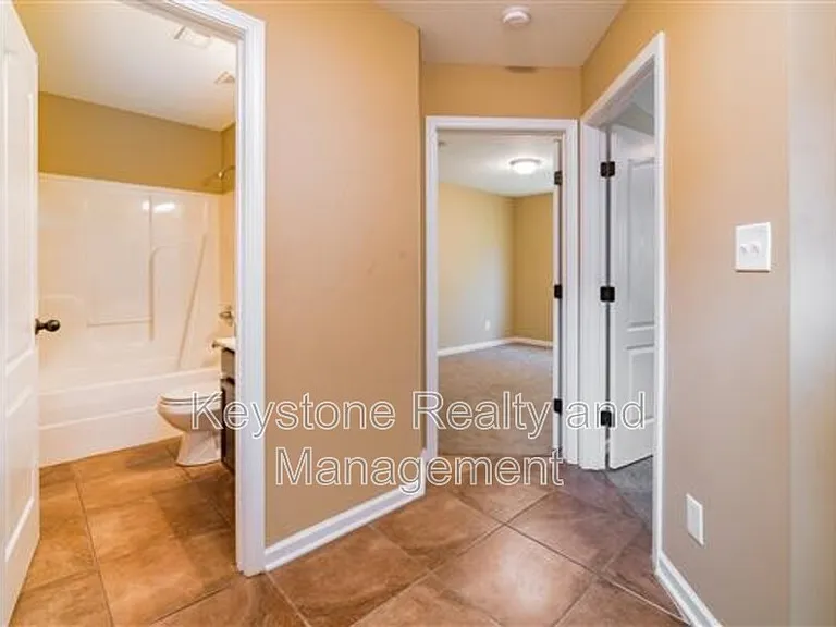 1721 Thistlewood Dr #C — Photo 6
