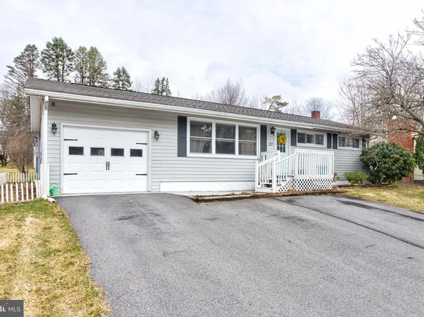 317 Kimport Ave, Boalsburg, PA 16827