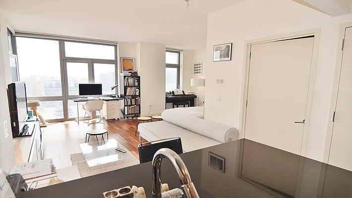 Rented by Park Property Advisors | media 33