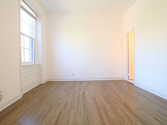 2nd image of 1616 Pine St #B8