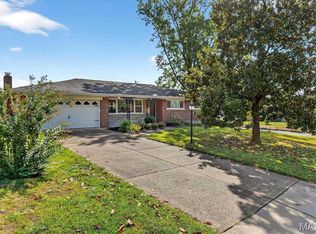 8948 Crest Oak Ln, Saint Louis, MO