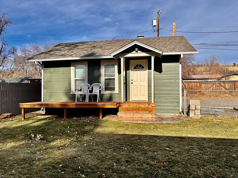 1115 Poly Dr — Photo 2