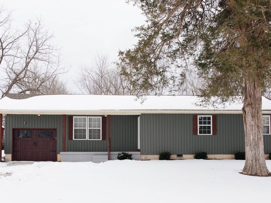 236 N Division St, Seymour, MO 65746