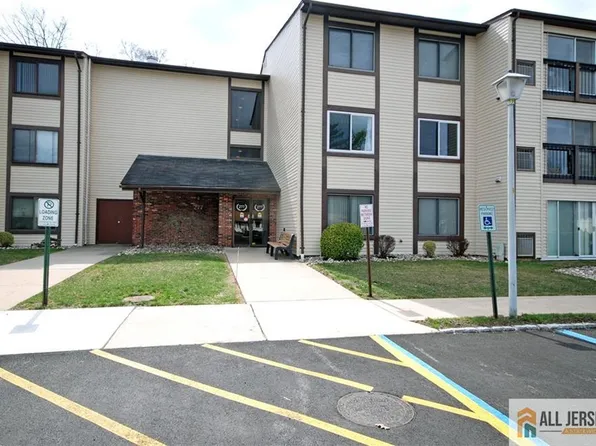 277 Crosse Dr APT 3J, Monroe Township, NJ 08831