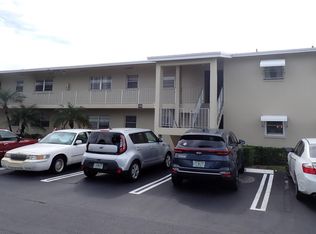 306 Circle Dr S APT 202, Boynton Beach, FL 33435