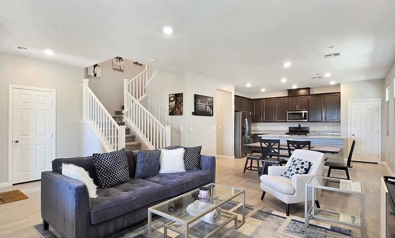 3 bed, 2.5 bath, 1860 sqft, $3,245 — Photo 1