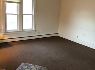 114 E Lincoln St APT 3, Saybrook, IL 61770
