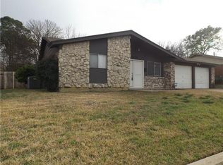 6824 Gary Ln, Fort Worth, TX 76112