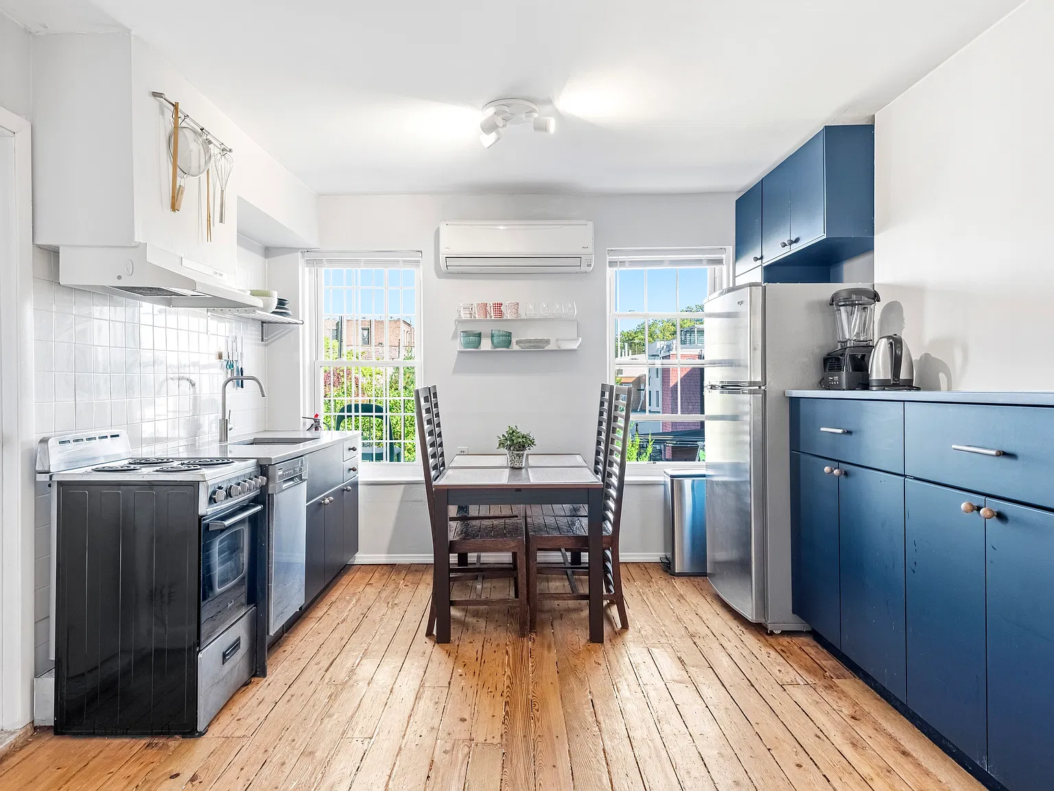 102 Franklin Street — Photo 2