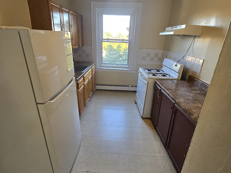 701 Howard Ave #4-3A — Photo 1