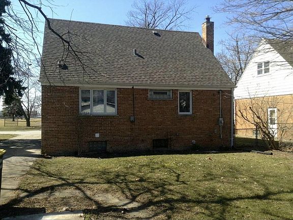 2nd image of 17525 Lorenz Ave