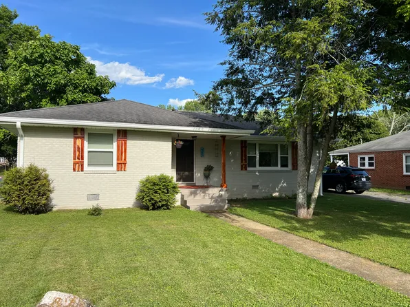 919 3rd Ave, Fayetteville, TN 37334