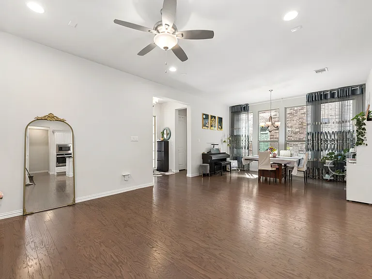 7108 Royal View Dr — Photo 16
