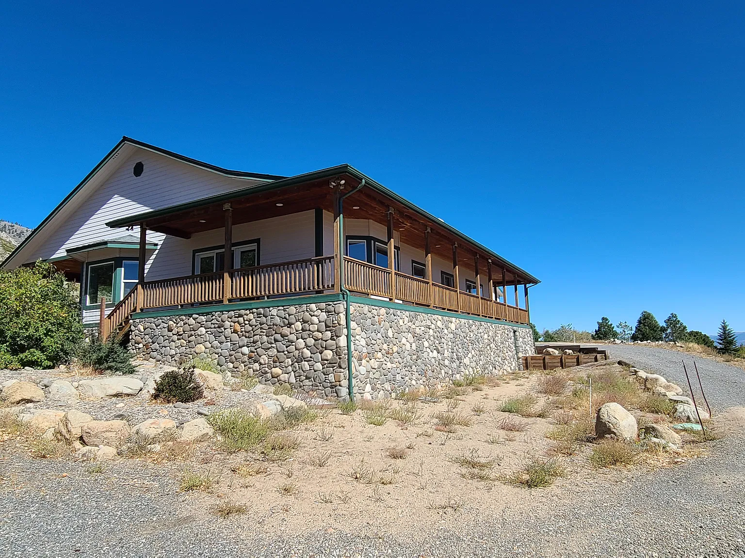 3 bed, 2.5 bath, 2641 sqft, $3,400 — Photo 4