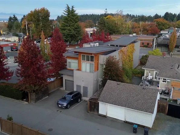 139 Corfield St S #201, Parksville, BC V9P 2G3