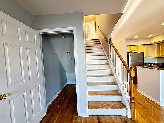 4th image of 56 Patricia Ln #409
