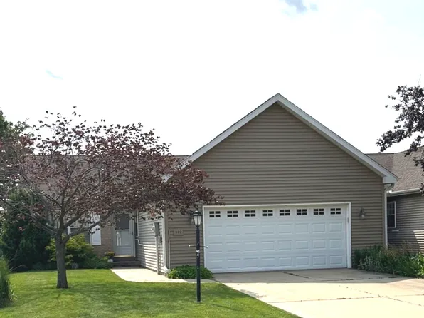 302 Prairie Lane Dr, Monticello, IL 61856