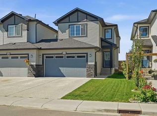 825 E Edgefield St, Strathmore, AB T1P 0E9