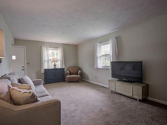 5th image of 6007 Vereker Dr