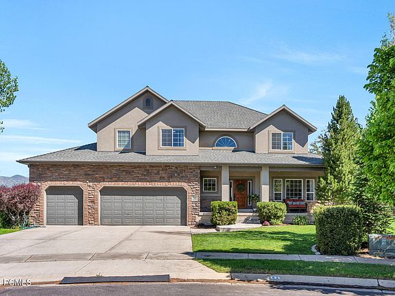 2nd image of 782 S Shadow Rock Ct