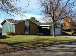 1505 Skyline Dr, Jamestown, ND 58401