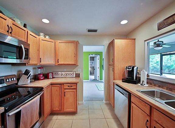 4th image of 2224 SE 20th Ave