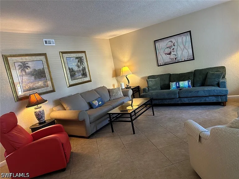 4633 Bayshore Dr #M2 — Photo 1