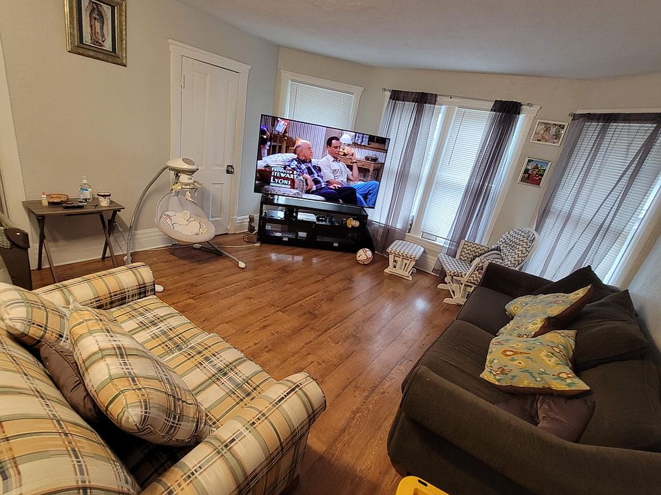 2nd image of 544 S 4th St #2