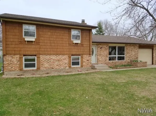 414 S Norbeck St, Vermillion, SD 57069