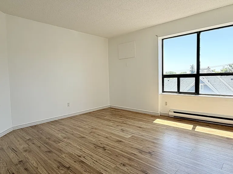 10 Pearl St W #204 — Photo 8