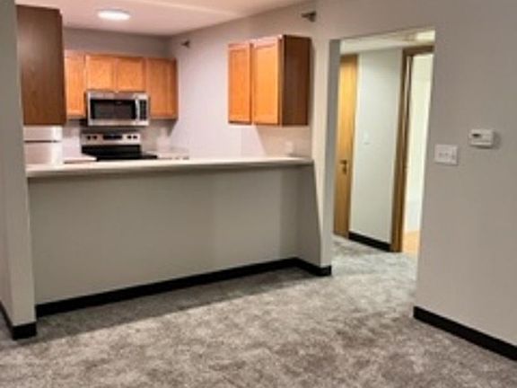 3rd image of 420 S 4th St Unit 2