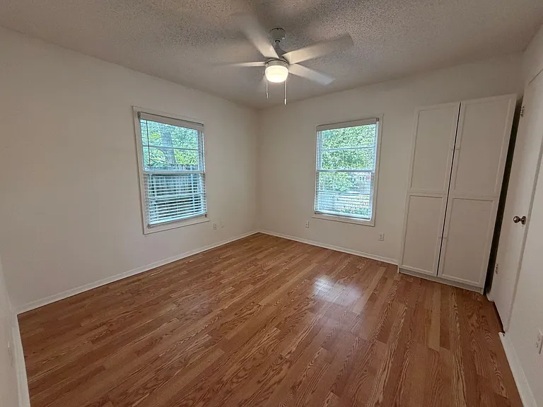 2407A Winsted Ln — Photo 13