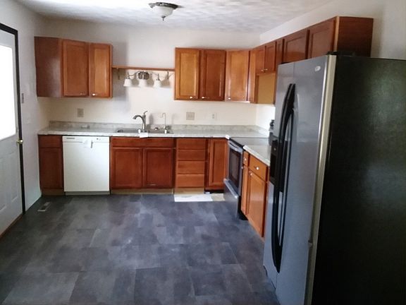 3rd image of 308 Hilltop Dr